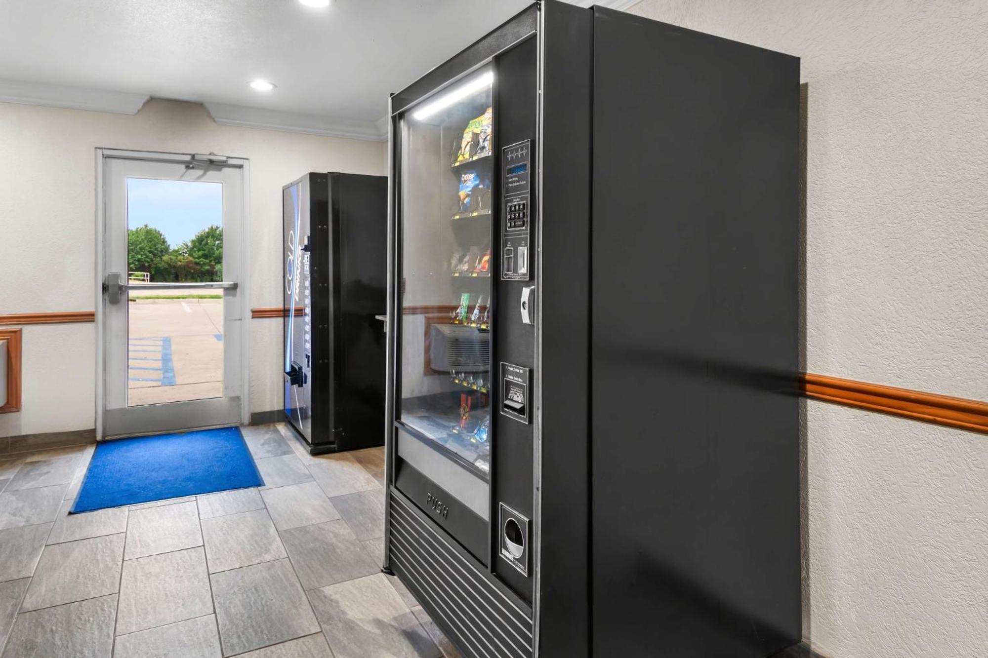 Surestay Plus By Best Western Fort Worth Benbrook Exterior foto